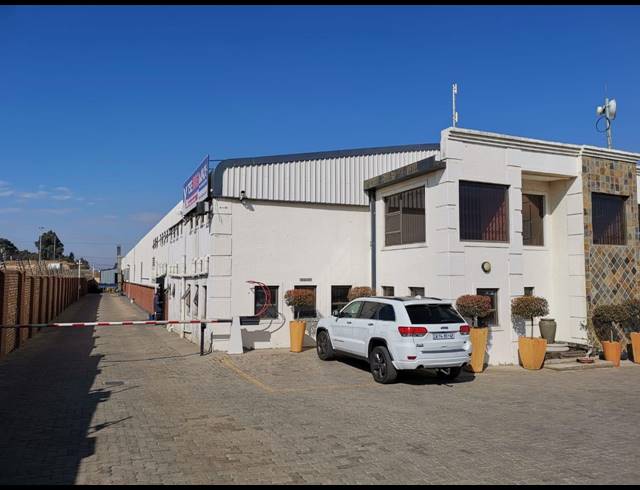 4,575M² WAREHOUSE FOR SALE IN DENVER
